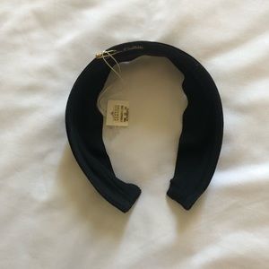 Jennifer Ouellette Black velvet headband